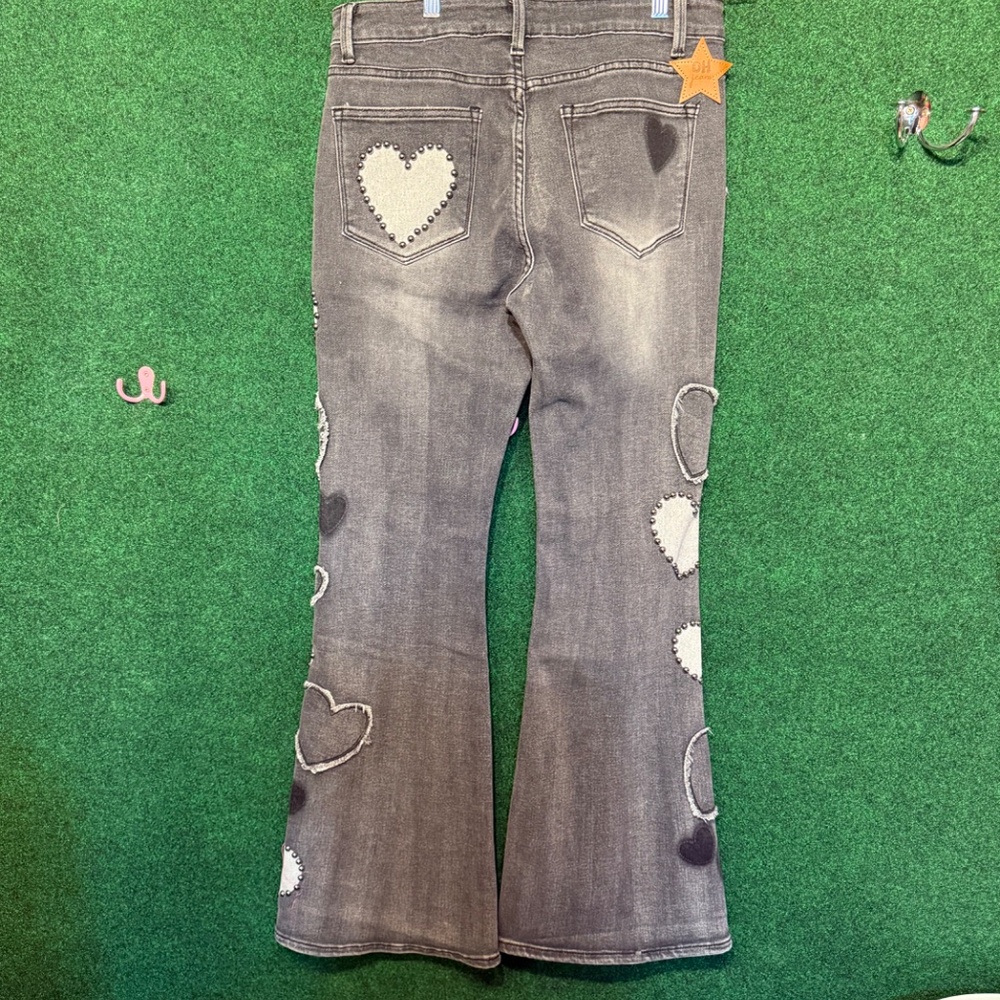 292 Oli & Hali Jeans w/Heart Detail. - Picture 3 of 4